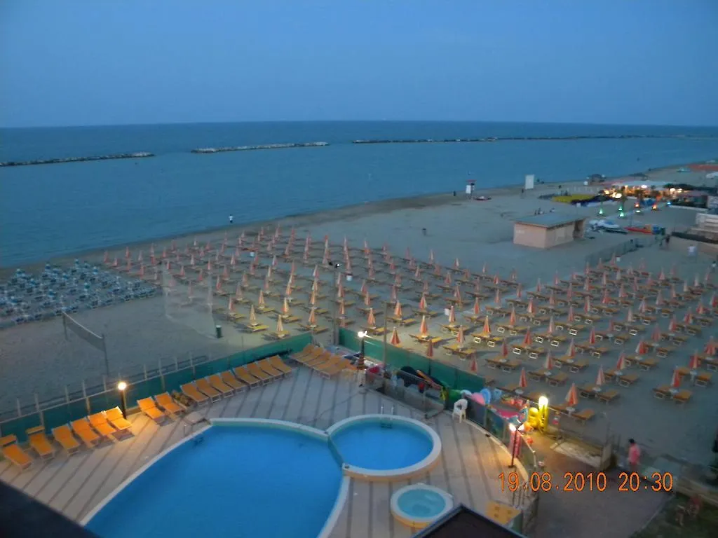 Hotel Adria Beach Club